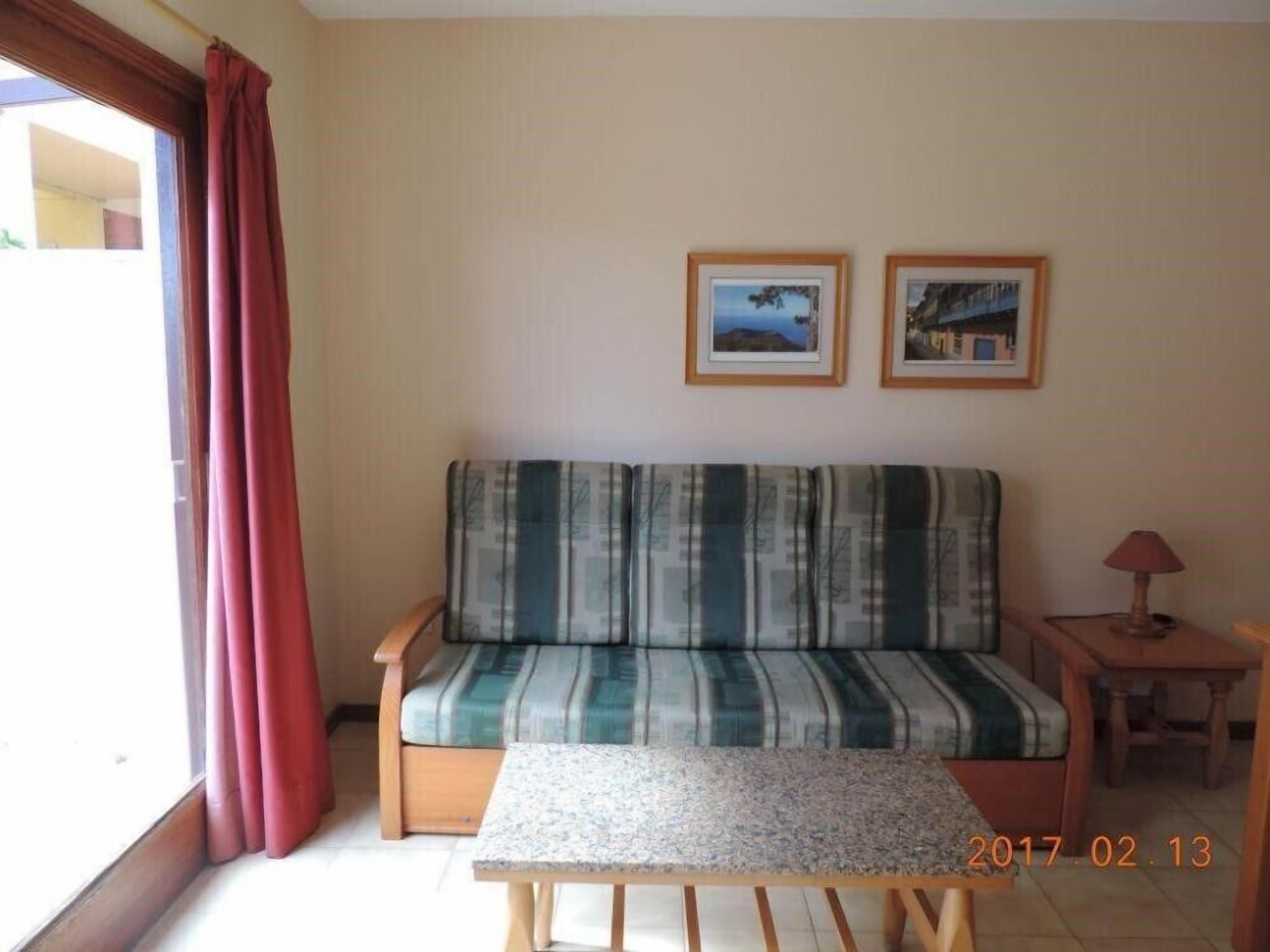 apartment, 1 bedroom | living room | tv