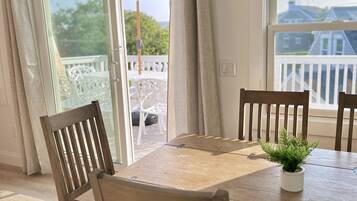 Terrace Apartment | In-room dining