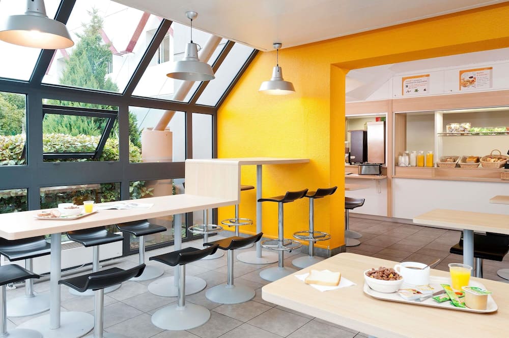 hotelF1 Paris Gennevilliers