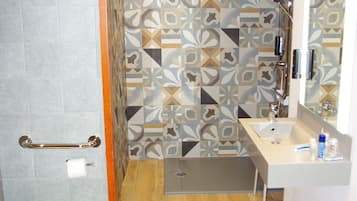 淋浴設備、環保梳洗用品、風筒、提供毛巾