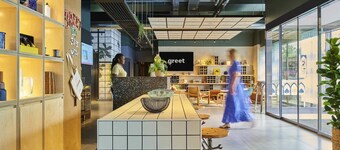 greet Hotel Paris porte de la Chapelle - Aréna