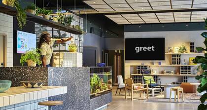 greet Hotel Paris porte de la Chapelle - Aréna