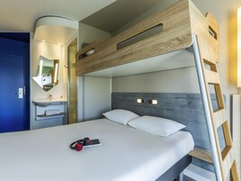Triple Room, Multiple Beds | Desk, soundproofing, iron/ironing board (on request), cribs (free)