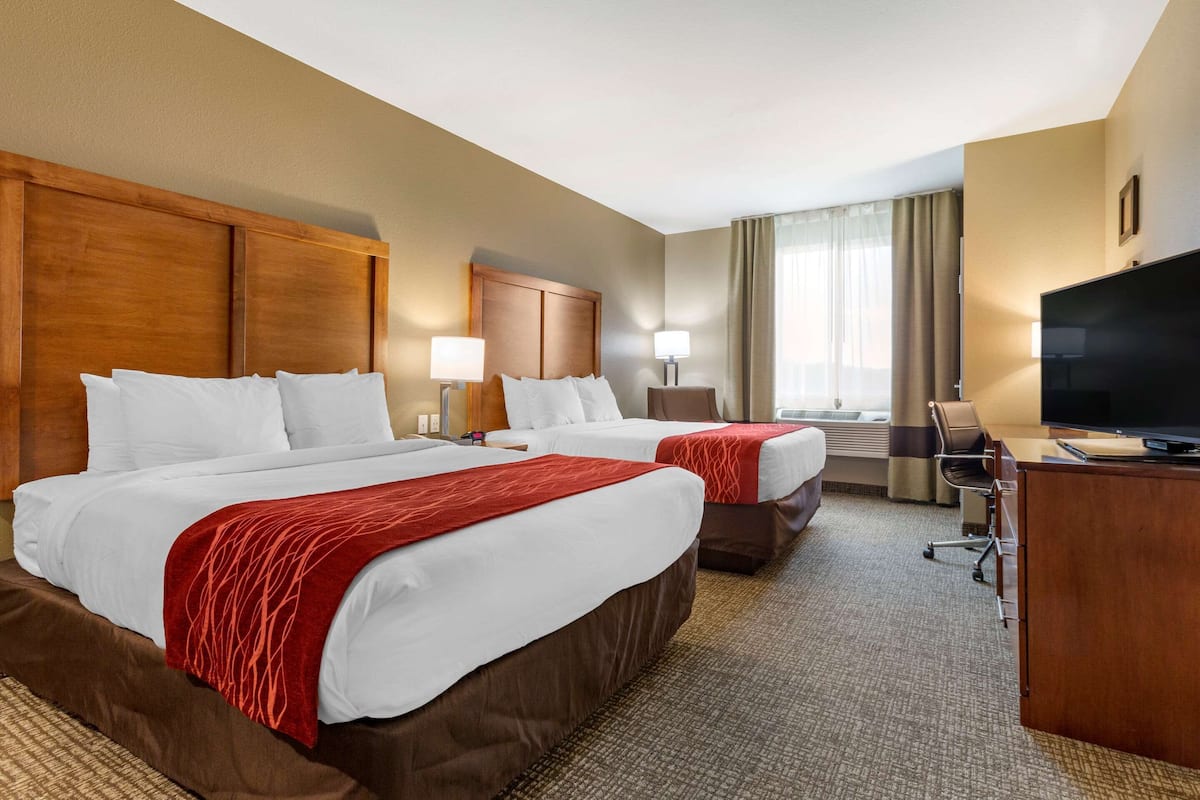 suite, multiple beds, non smoking (3 queen beds) | desk, bed sheets