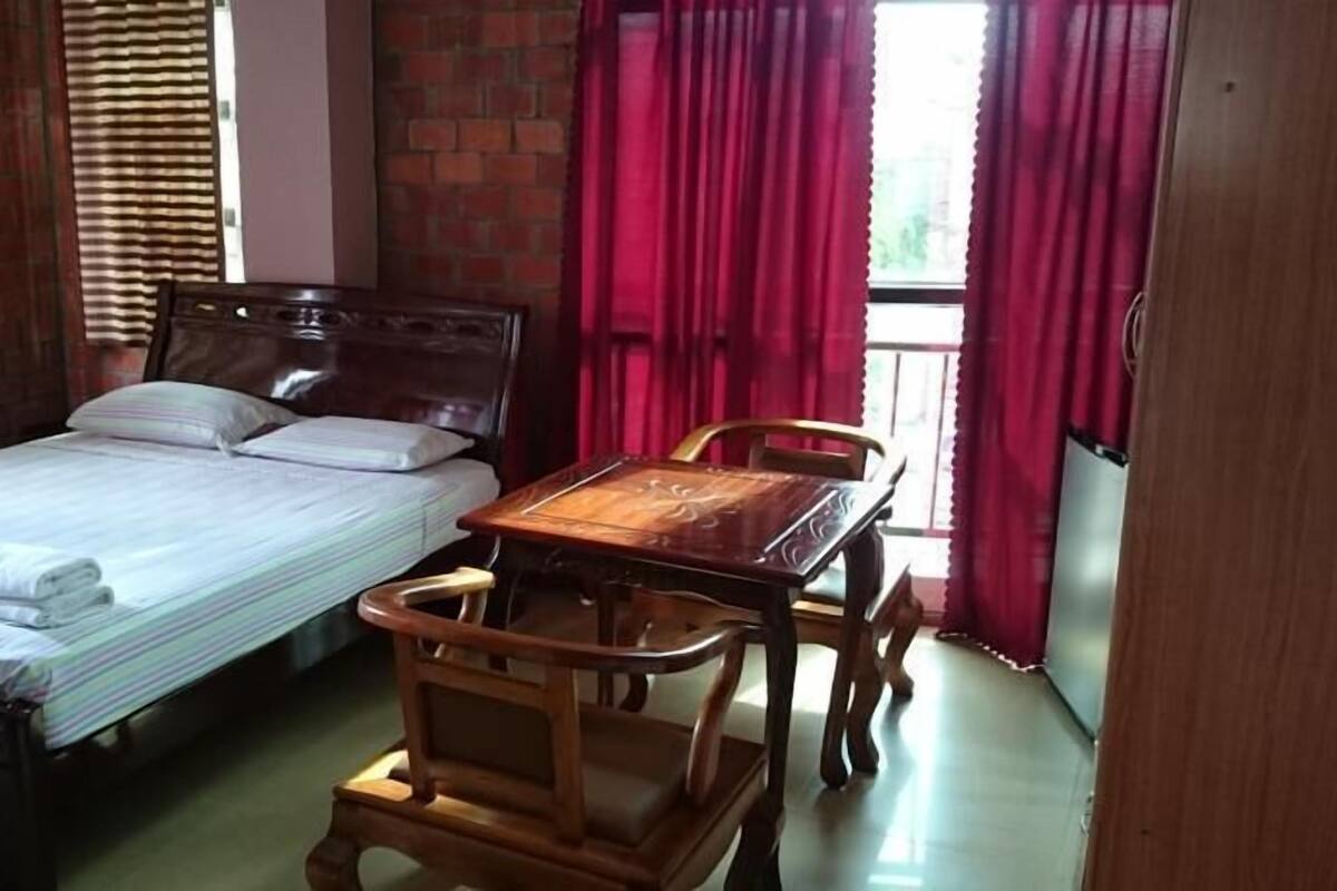 Basic Double Room Single Use, 1 Bedroom | In-room safe, desk, blackout drapes, soundproofing