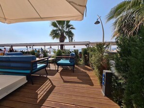 Outdoor dining - Acropol of Bodrum Beach Hotel (Bodrum)