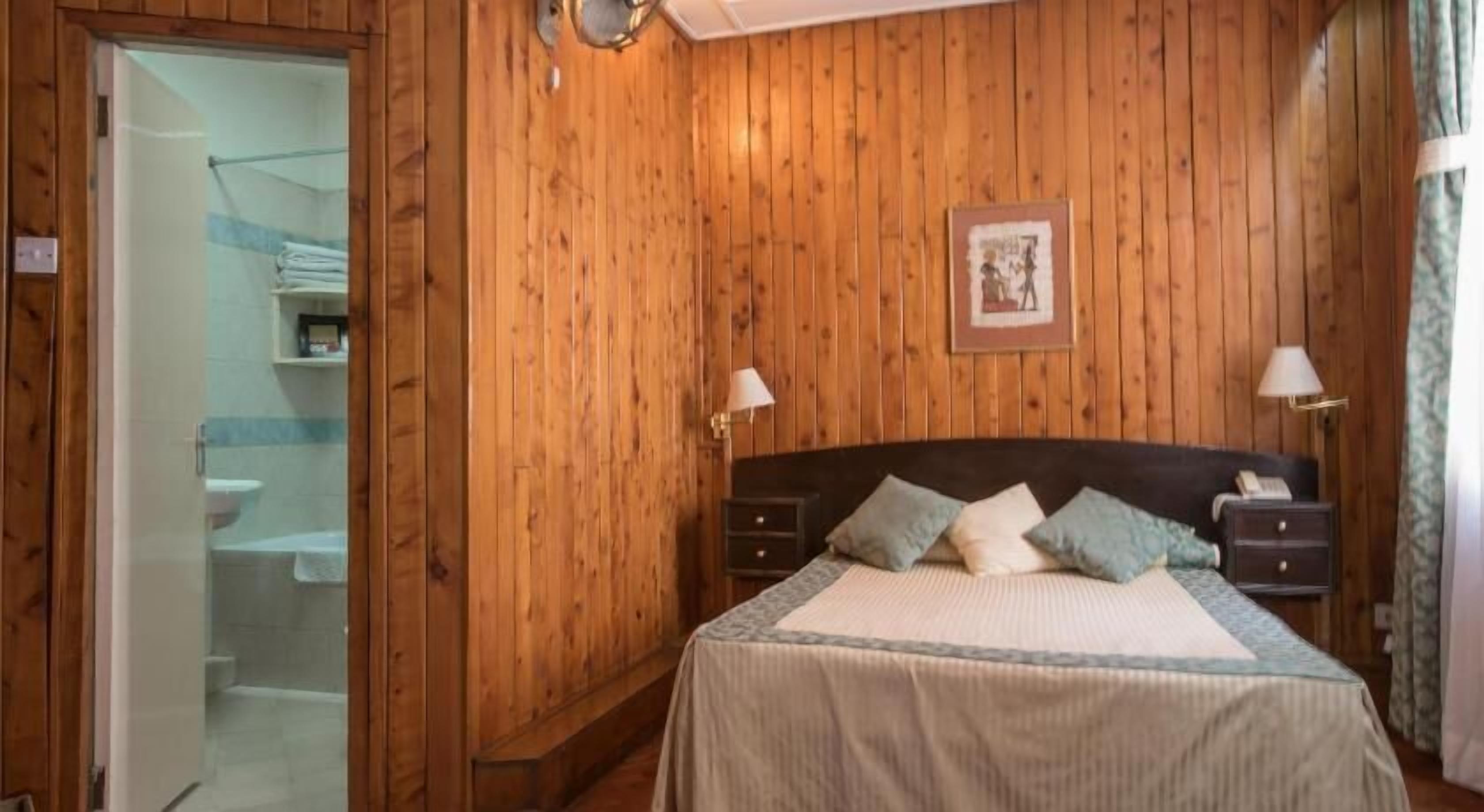 Hochwertige Bettwaren, Zimmersafe, Verdunkelungsvorhänge