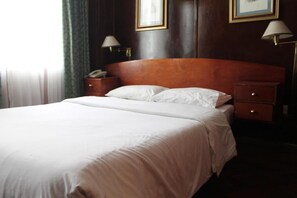Ropa de cama de alta calidad, caja fuerte, cortinas opacas