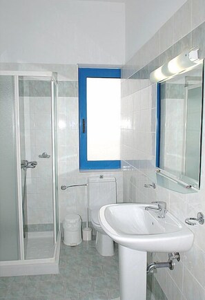 Bañera y ducha independientes