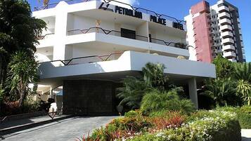 Fachada da propriedade