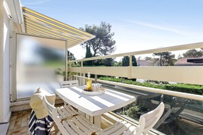 Appartement 6 personnes - 2 chambres + 1 coin nuit - Duplex - Balcon | Terrace/patio - Résidence Pierre & Vacances La Corniche d'or (Saint-Raphael)