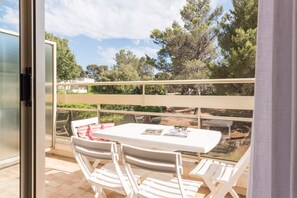 Appartement 6 personnes - 2 chambres + 1 coin nuit - Duplex - Vue jardin | Terrasse/Patio