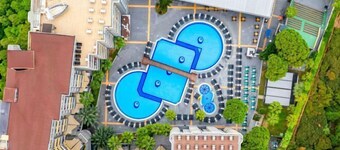 Senza Grand Santana Hotel