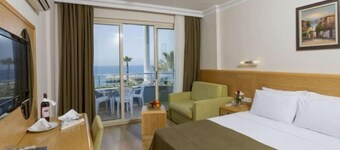 Senza Grand Santana Hotel