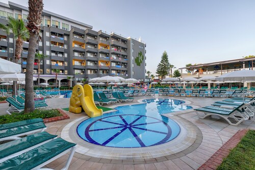 Senza Grand Santana Hotel