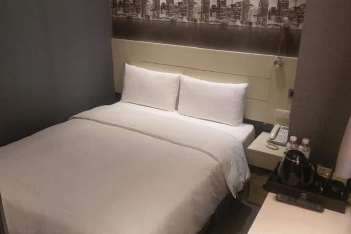 Brankas dan seprai linen