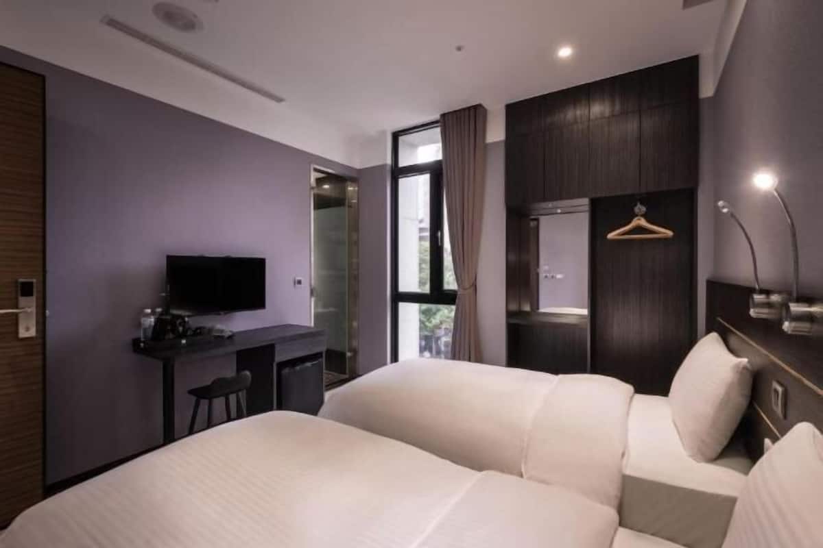 Brankas dan seprai linen