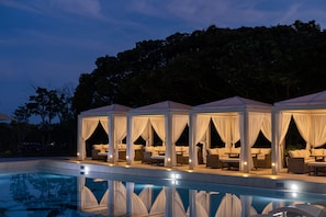 Seasonal outdoor pool - Kensington Resort Jeju Jungmun (Seogwipo)