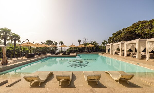 Außenpool (je nach Saison geöffnet)