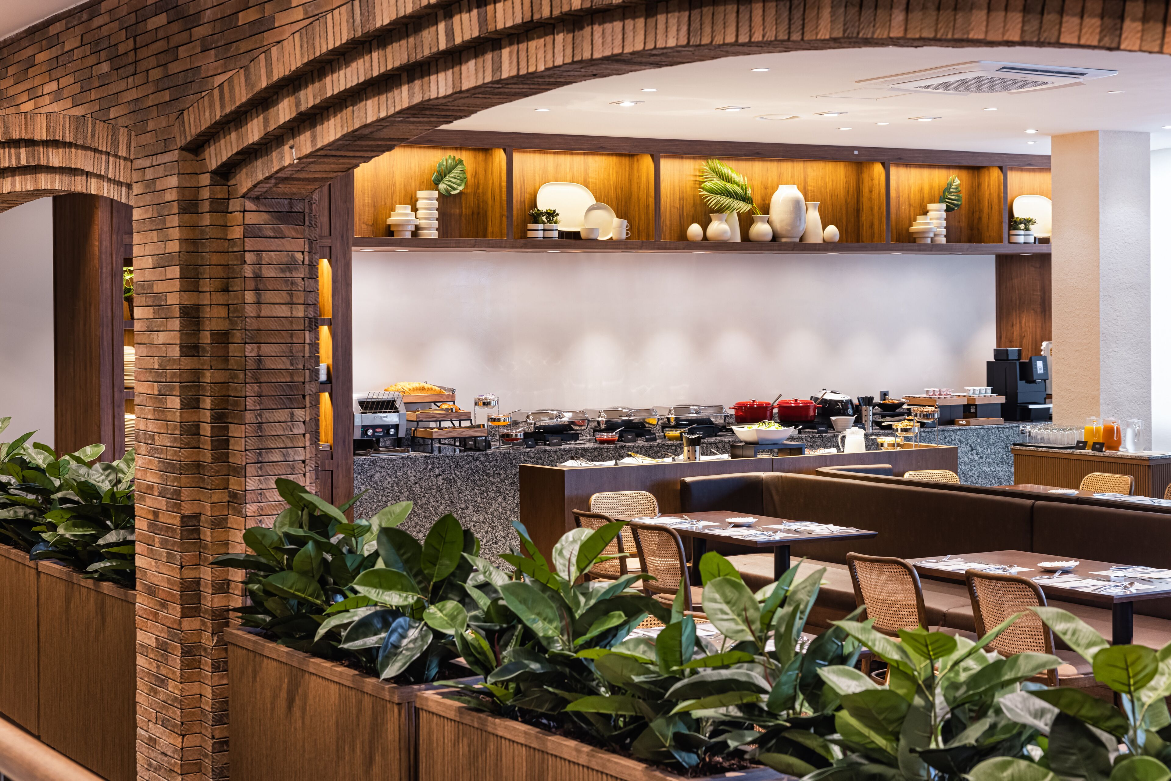 daily buffet breakfast (krw 25900 per person)