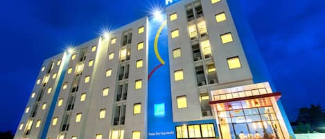 Façade de l’hébergement - soirée/nuit