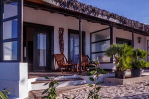 Premium bedding, minibar, in-room safe, blackout curtains - Mantasaly (Antsiranana)