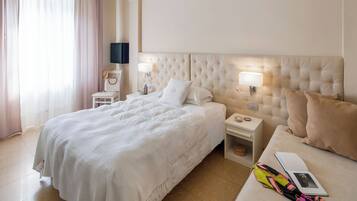 Minibar, in-room safe, desk, free WiFi