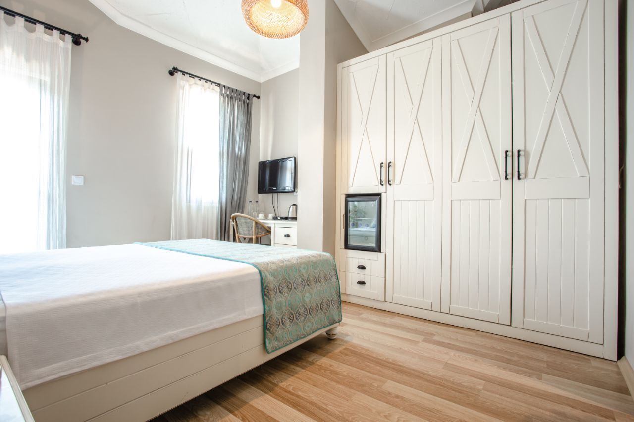 luxury room, 1 double bed | premium bedding, minibar, in-room safe, free wifi