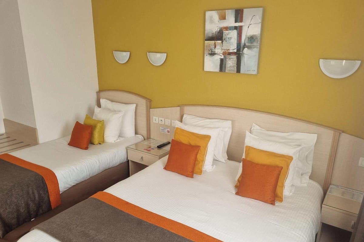 Kamar Triple | Meja kerja, kedap suara, dan Wi-Fi gratis