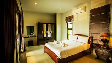 Minibar, in-room safe, individually furnished, desk