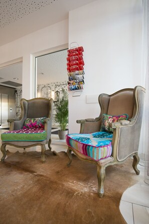 Lobby sitting area - fab Hotel (Munich)