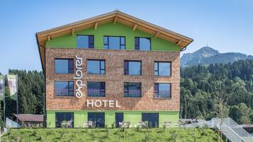 Fachada de la propiedad