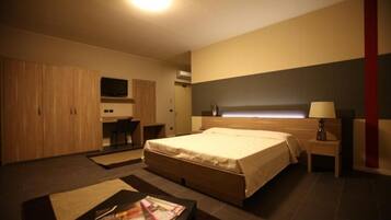 Suite junior | 1 dormitorio, escritorio, sistema de insonorización