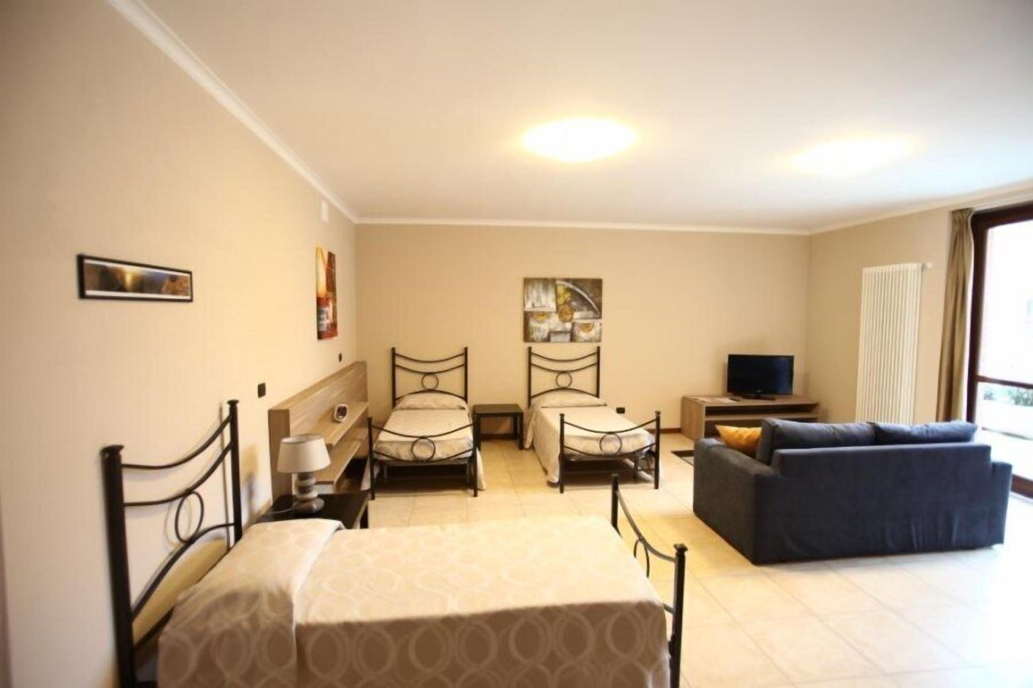 business suite | 1 bedroom, desk, soundproofing, iron/ironing board