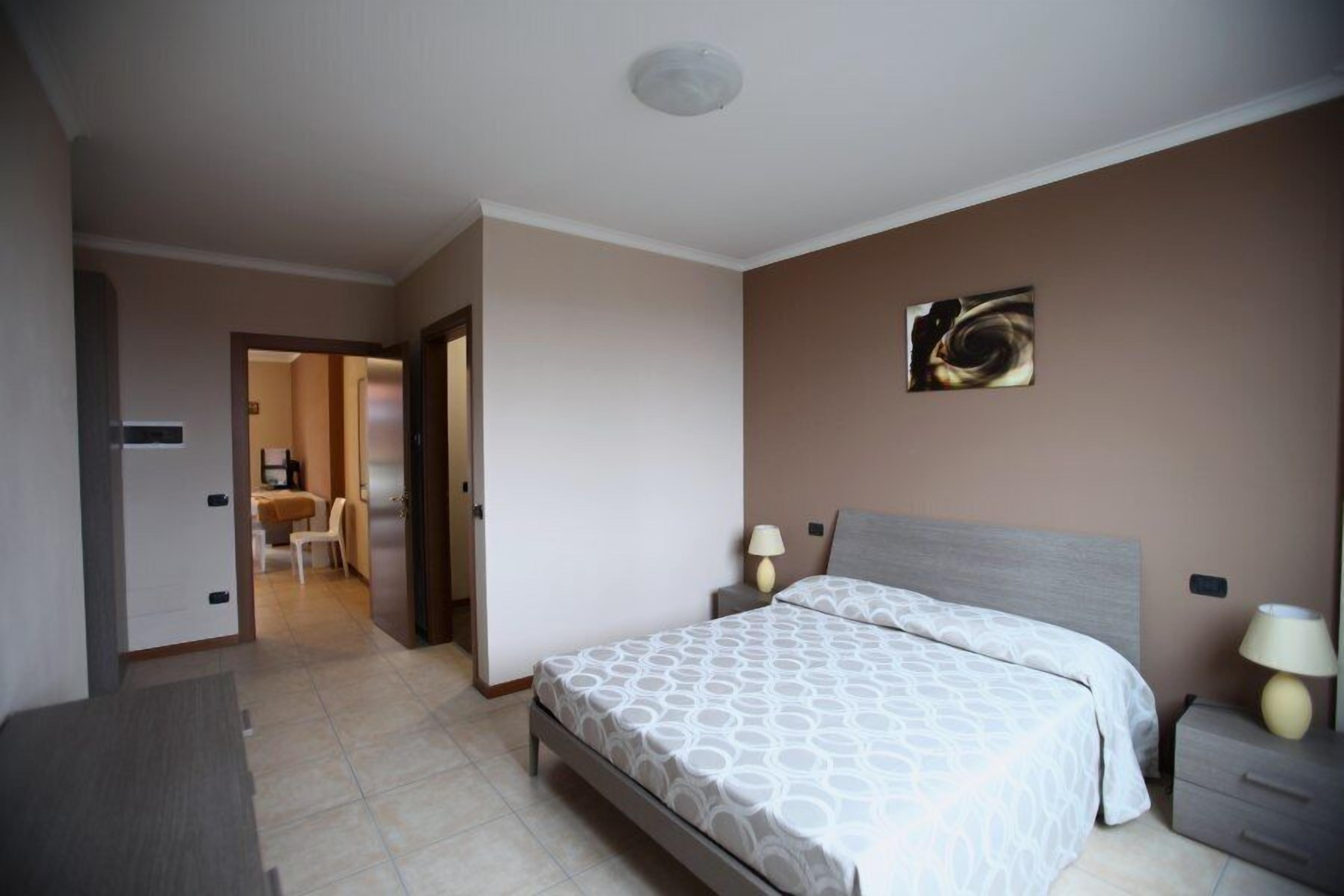 Suite | Schreibtisch, schallisolierte Zimmer, Bügeleisen/Bügelbrett