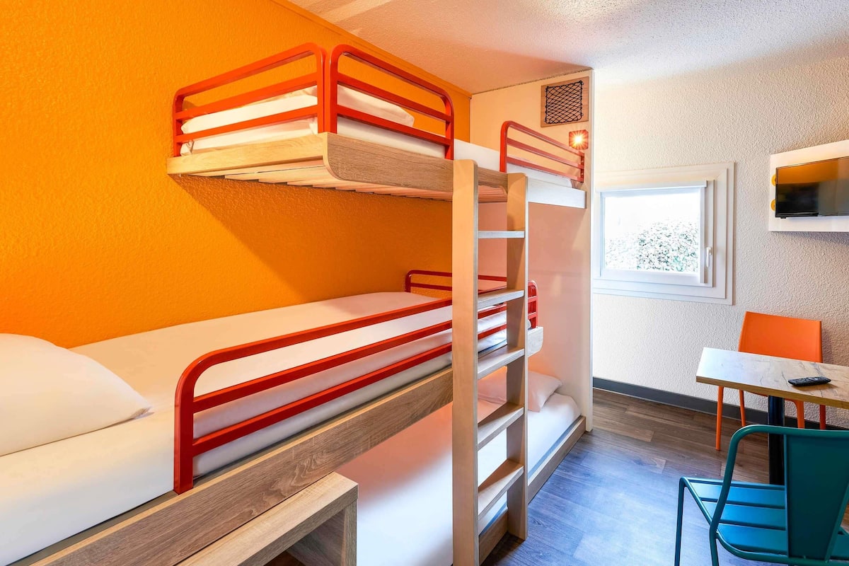 Chambre, 3 lits une place (#Ontheroad Basics) | Literie de qualité supérieure, décoration personnalisée