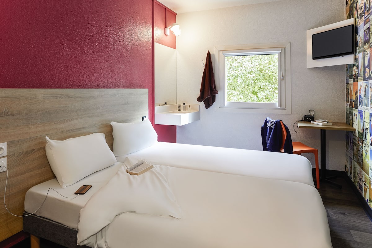 Room, 2 Single Beds (Side Car)