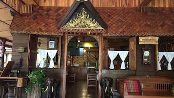 Café da manhã, almoço e jantar