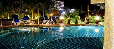 Outdoor pool, sun loungers