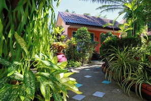 Interior entrance - Baan Vanida Garden Resort (Karon)