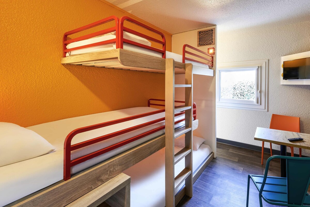 Chambre Break  ( 3 lits une place superposées) | ผ้าม่านกันแสง, ห้องเก็บเสียง, เปล/เตียงเด็กอ่อน (ฟรี), Wi-Fi ฟรี