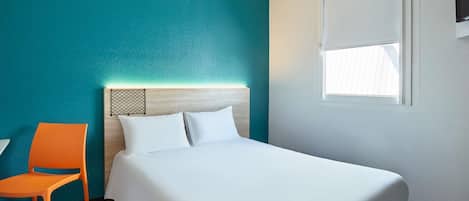 Room (Tandem) | Blackout curtains, soundproofing, free cots/infant beds, free WiFi