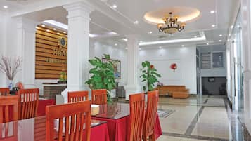 Aperto a colazione, pranzo e cena, cucina vietnamita
