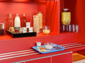 Esmorzar diari d'estil bufet (5.9 EUR per persona)