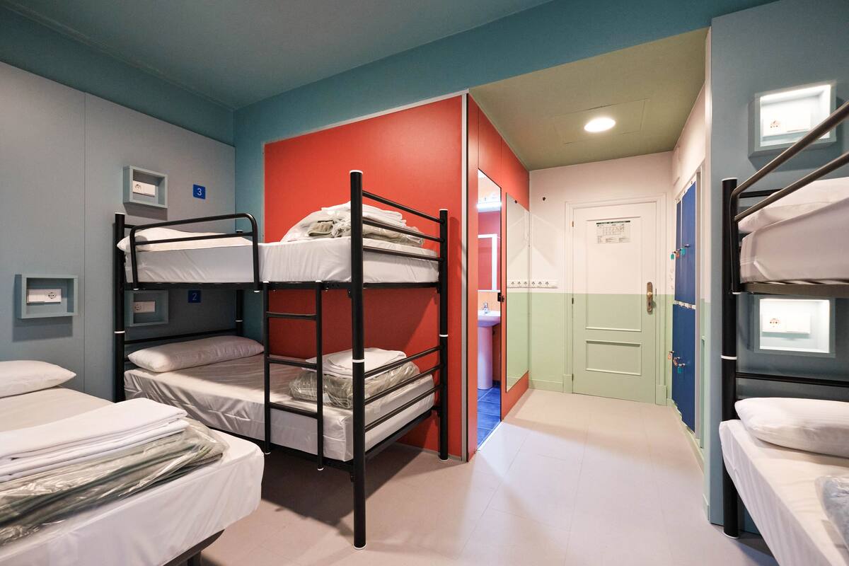 Ropa de cama hipoalergénica, escritorio, cortinas opacas y wifi gratis
