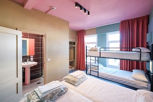 Ropa de cama hipoalergénica, escritorio y cortinas blackout 