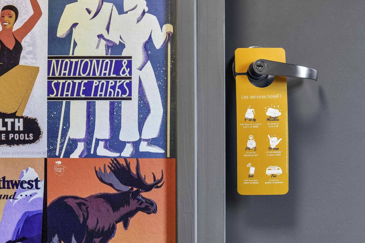 Room Tandem with shared bathroom and toilets