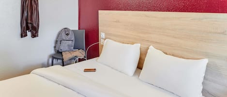 Room Tandem with shared bathroom and toilets | Free WiFi, bed sheets