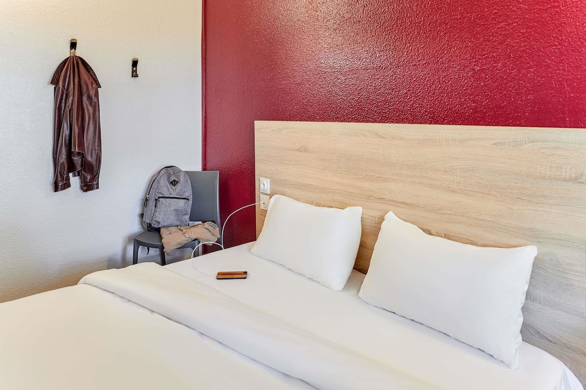 Room Tandem with shared bathroom and toilets | WiFi (無料)、ベッドシーツ
