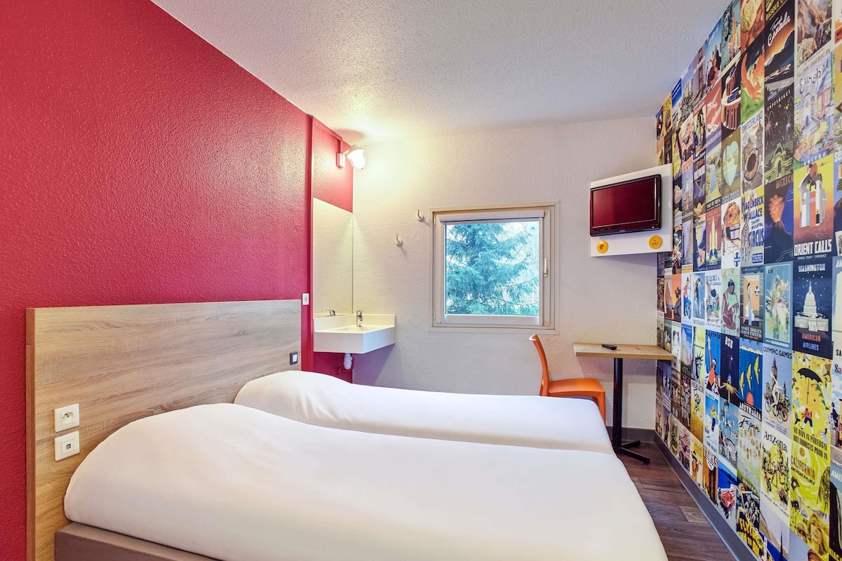 Room Side-Car with shared bathroom and toilets | WiFi (無料)、ベッドシーツ